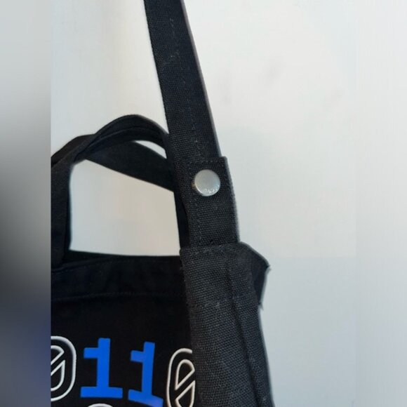 NWT BAGGU Duck Bag Coinbase Black Tote with Blue and White Design - Picture 7 of 11